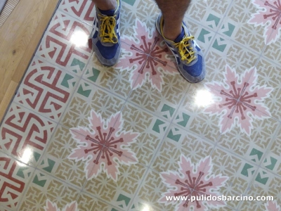 Pulido de suelos de mosaico