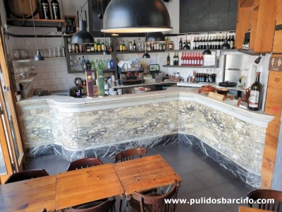 Barra de mármol pulida en el Born