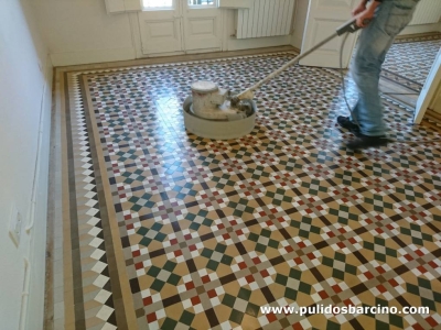 Pulido de suelos de mosaico en Barcelona - Pulidos Barcino