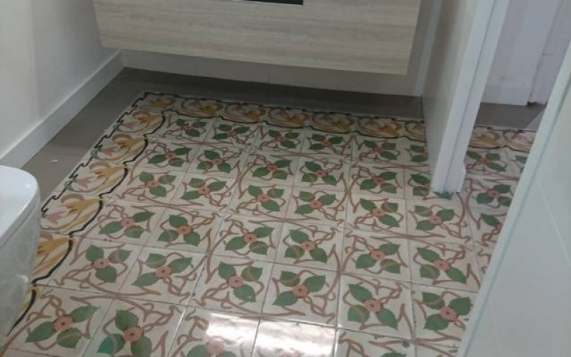 Limpiar y proteger suelos de mosaico, terrazo y mármol pulido 