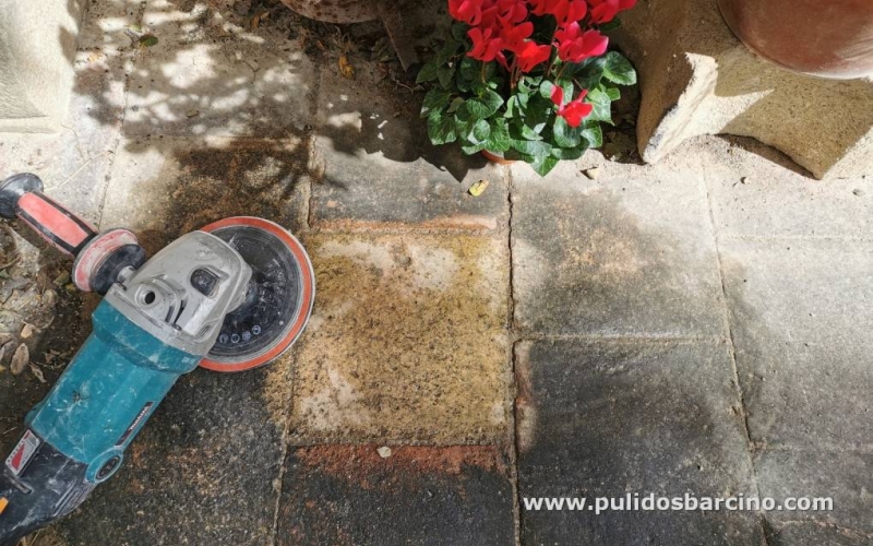 Cómo limpiar y pulir pavimento de barro terracota y Gres 