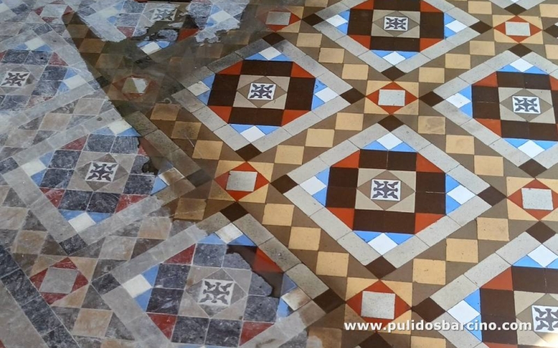 Eliminar cemento cola restos pegamento. 