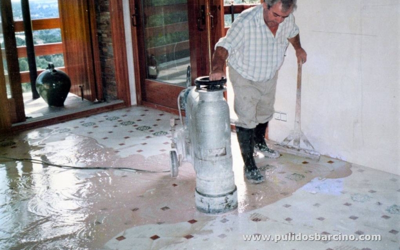 Pulir, rebajar y abrillantar suelos en Tarragona 